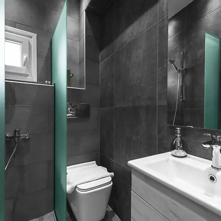 Denizen Boutique Apartments, Nilie Hospitality Mgmt *