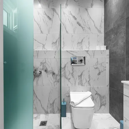 Denizen Boutique Apartments, Nilie Hospitality Mgmt *