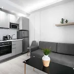 Denizen Boutique Apartments, Nilie Hospitality Mgmt *